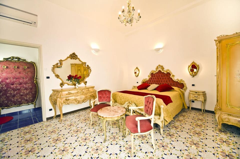 Superior Double Room | Living area | TV