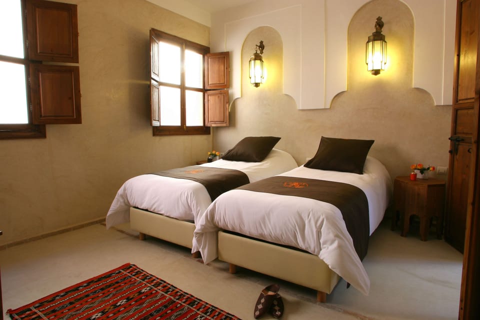 Standard Room (Stuck) | Premium bedding, pillowtop beds, in-room safe, WiFi (free)