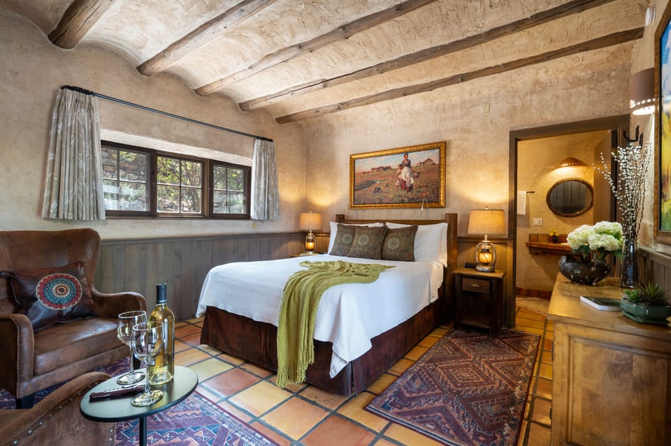 Willa Cather Room | Premium bedding, individually decorated, individually furnished