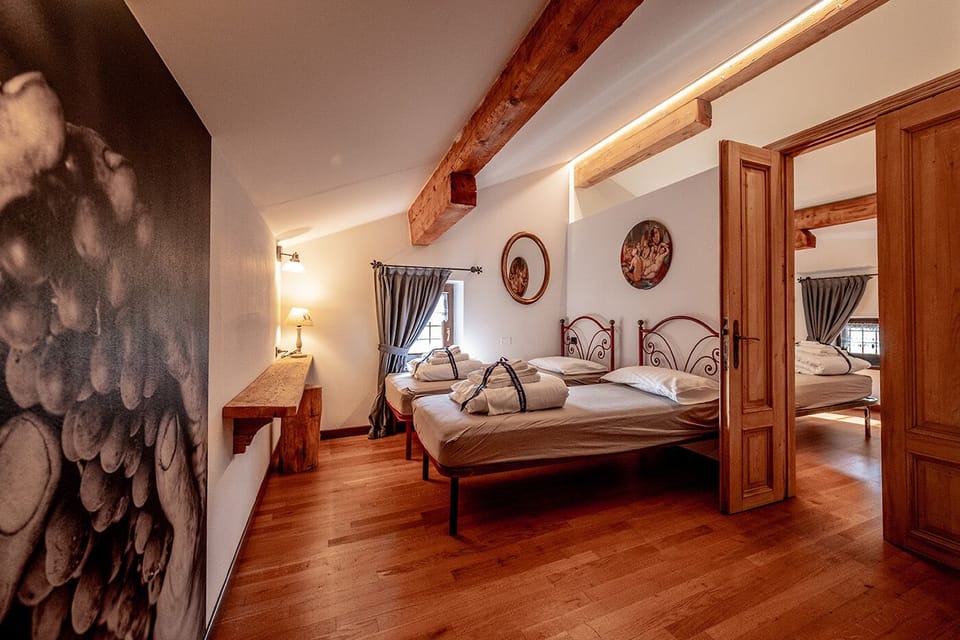 Quadruple Room | Desk, free WiFi, bed sheets