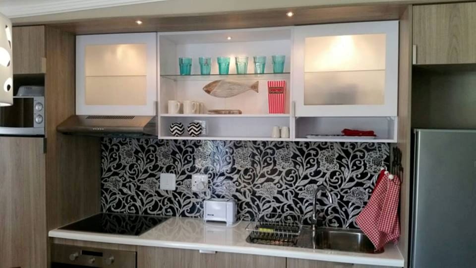 Family Suite, 2 Bedrooms, Kitchenette, Sea Facing | Private kitchen | Coffee/tea maker, electric kettle