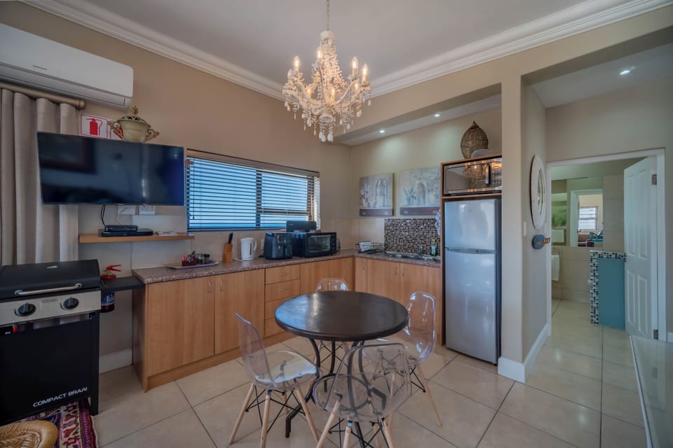Family Suite, 2 Bedrooms, Kitchenette, Sea Facing | Private kitchen | Coffee/tea maker, electric kettle