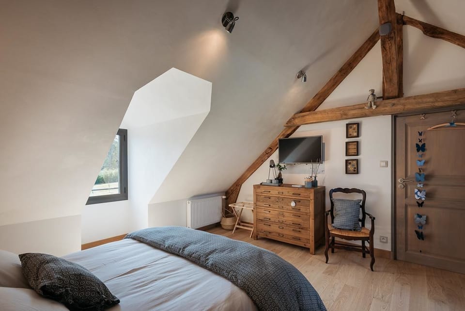 Classic Room (Myrtille) | Premium bedding, individually decorated, individually furnished