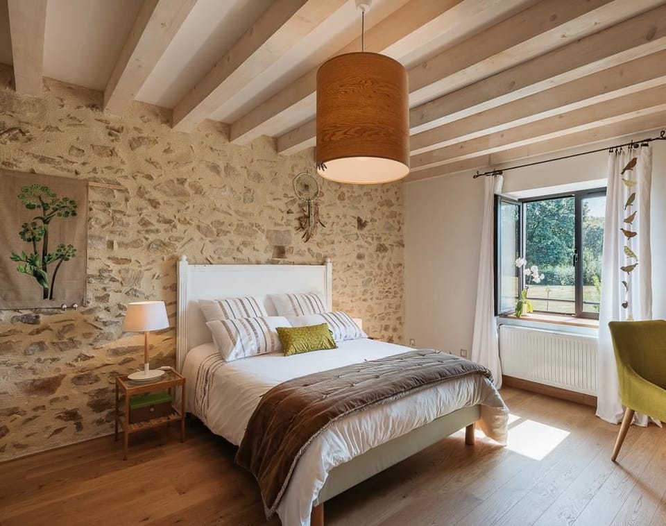 Classic Room (Sauge) | Premium bedding, individually decorated, individually furnished