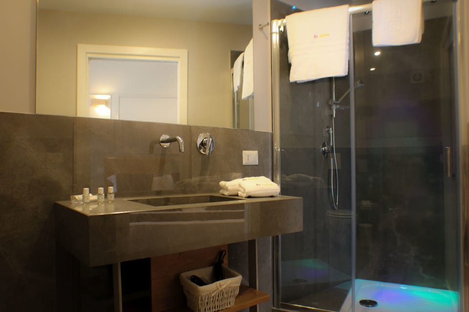 Bathroom shower