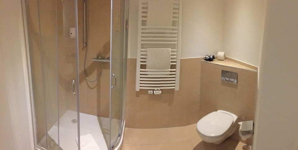Double Room, Ensuite | Bathroom
