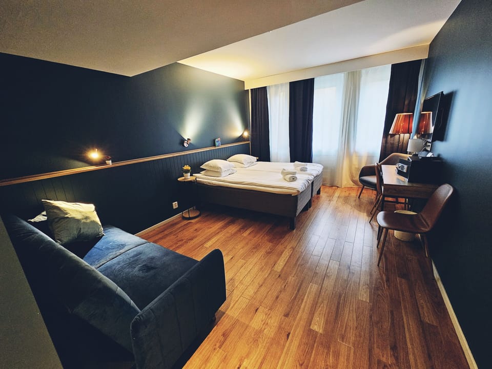 Large Classic Double Room | Blackout drapes, soundproofing, iron/ironing board, free WiFi