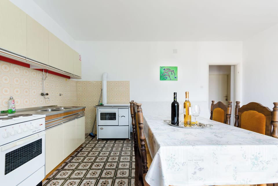 Apartment (A1) | Private kitchen | Fridge, stovetop, espresso maker, toaster