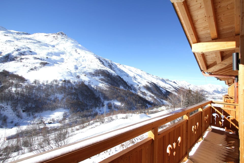 Enjoy your wine with the sunshine on your private balcony or terrace!