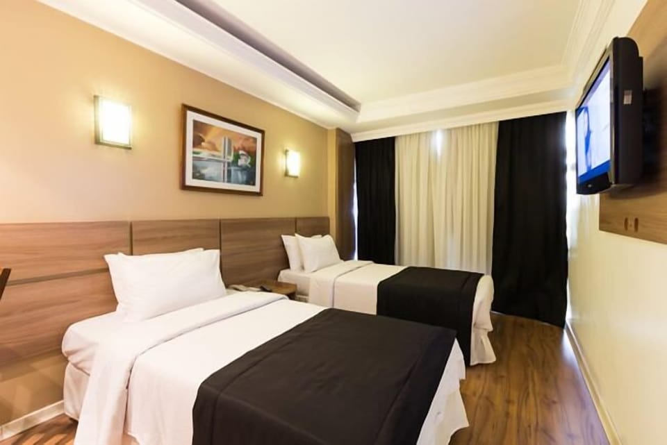 Deluxe Double Room | Hypo-allergenic bedding, minibar, desk, bed sheets
