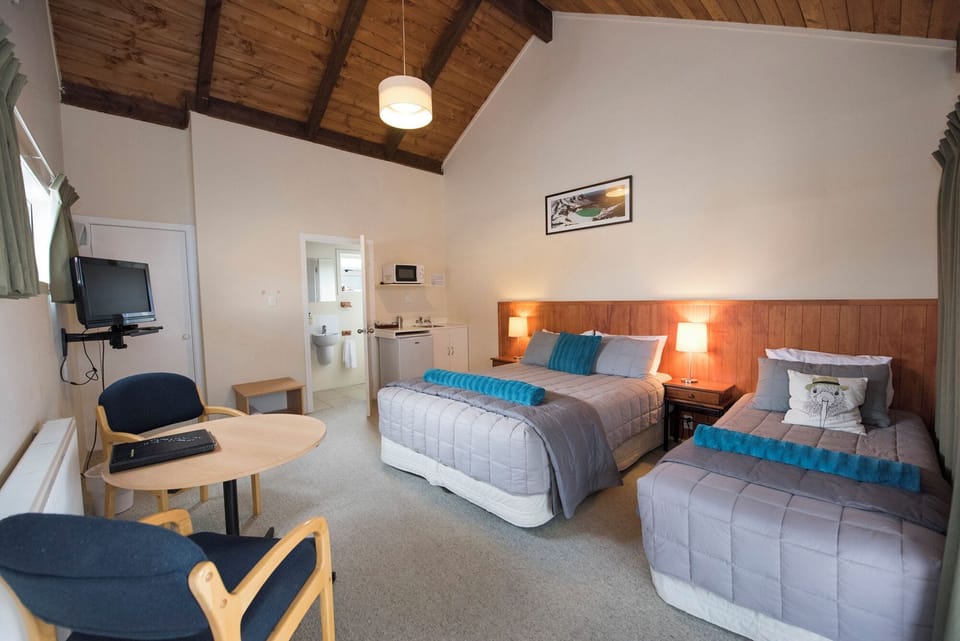 In-room safe, iron/ironing board, free WiFi, bed sheets
