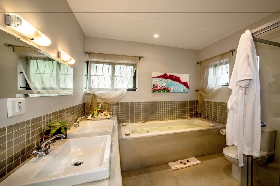 Superior Double Room, Balcony, Ocean View | Egyptian cotton sheets, premium bedding, minibar, in-room safe