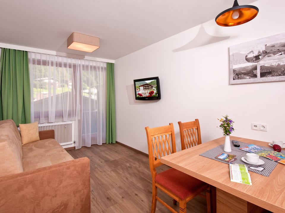 Deluxe Studio, 1 Bedroom, Mountain View | Living area | Flat-screen TV
