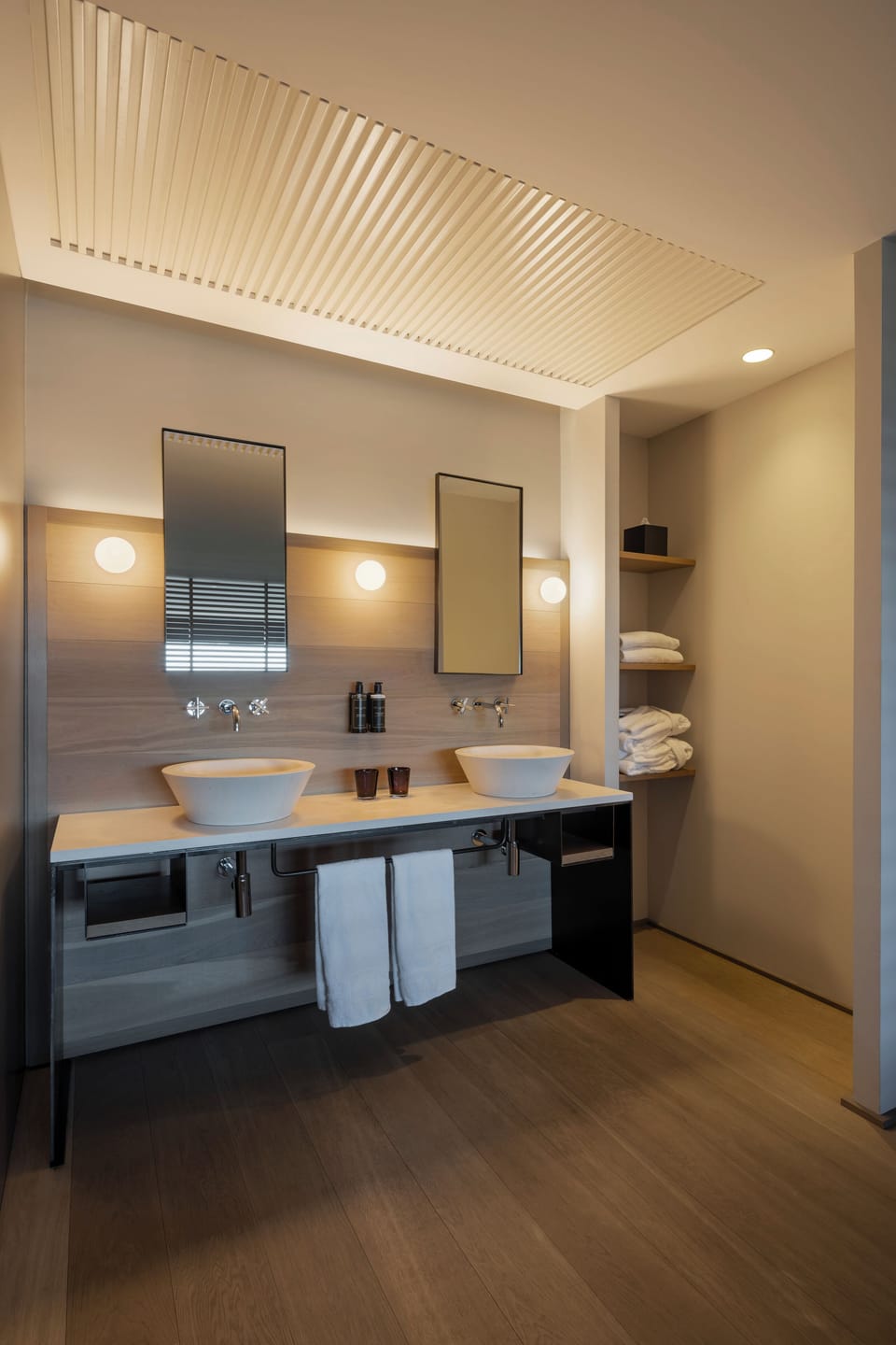 Grand Suite | Bathroom | Separate tub and shower, rainfall showerhead, designer toiletries