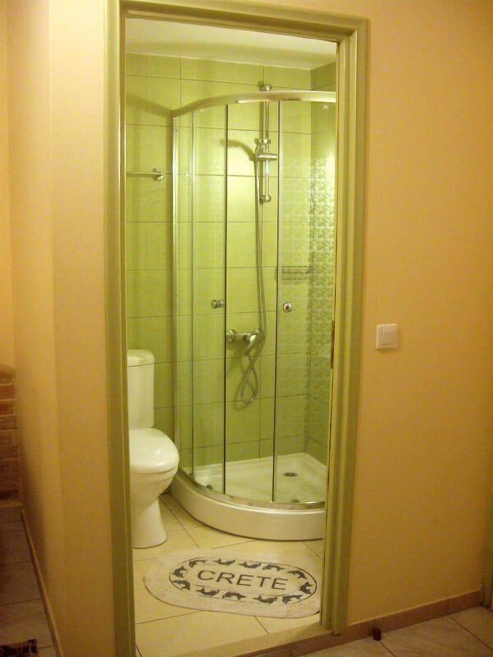 Standard Room | Bathroom | Shower, free toiletries, hair dryer, towels