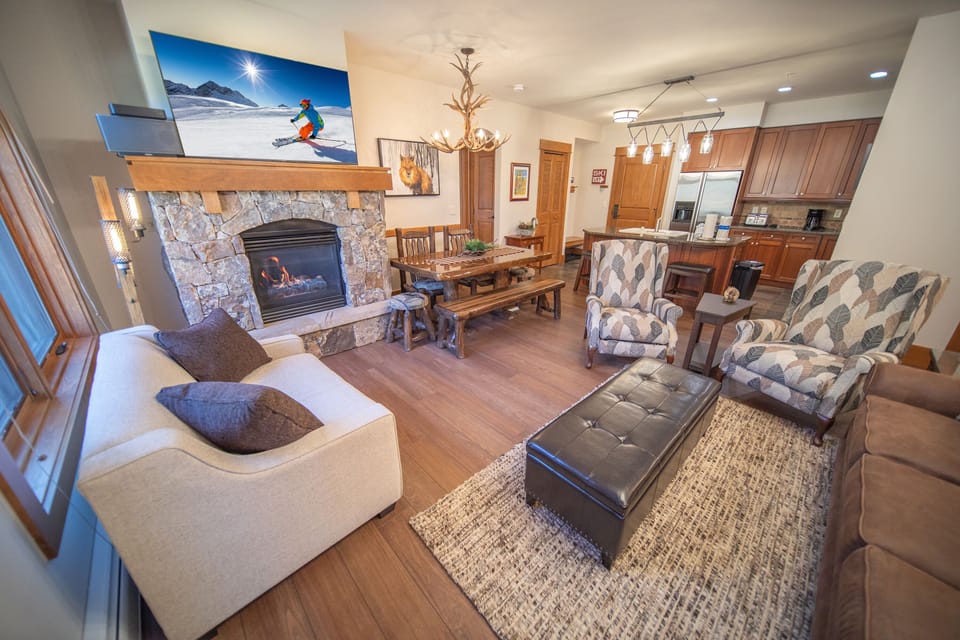 Luxury Ski-in Ski-out condo at Lone Eagle!