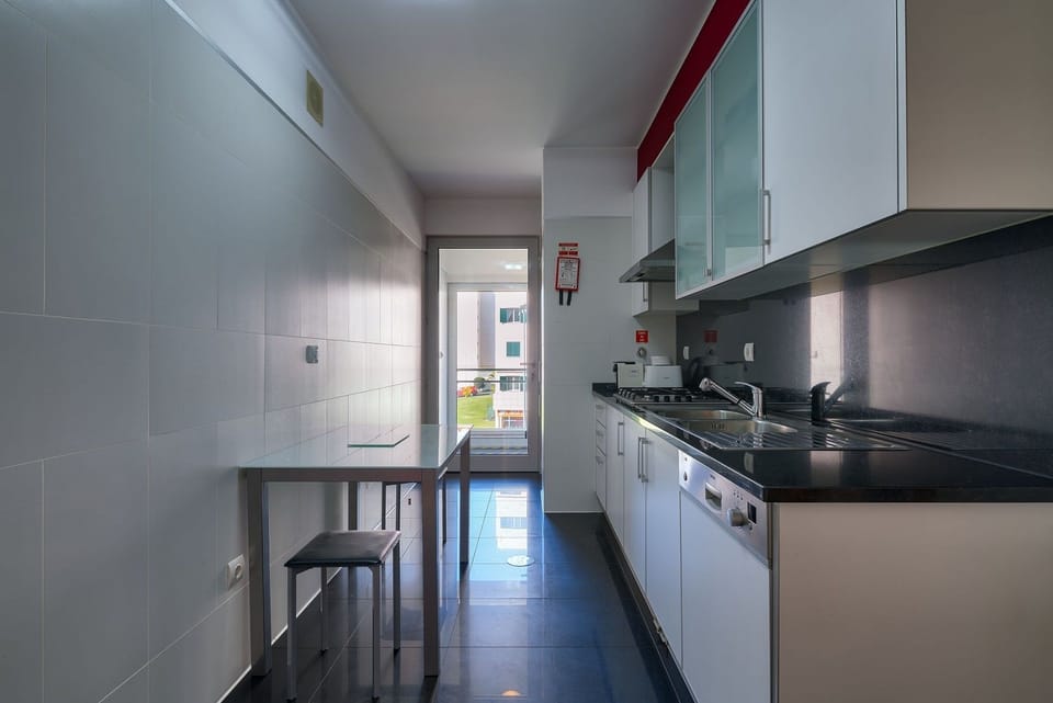 City Apartment, 1 Bedroom, Balcony, Sea View | Private kitchen | Fridge, microwave, stovetop, dishwasher