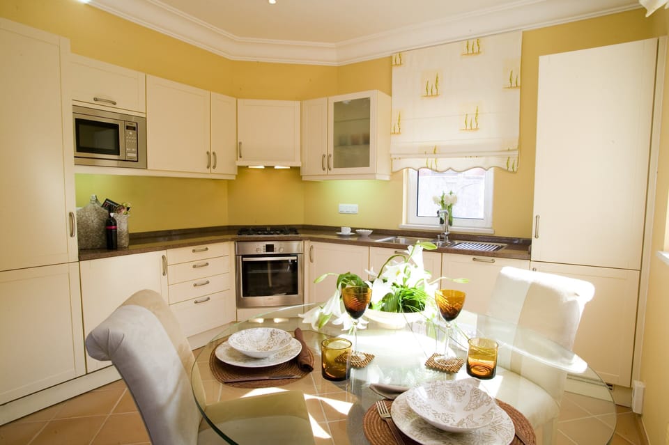 Apartment, 1 Bedroom, Balcony, Sea View | Private kitchen | Fridge, microwave, oven, stovetop