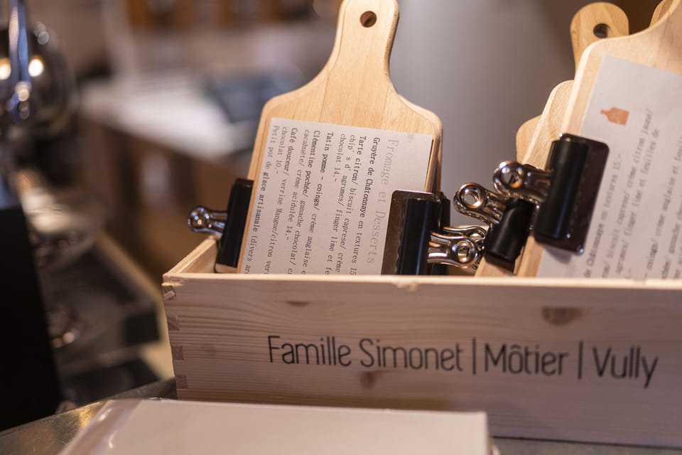 Lunch, dinner served; Regional cuisine, alfresco dining 