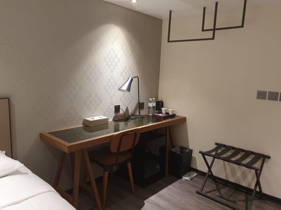 Deluxe Twin Room | Premium bedding, in-room safe, desk, blackout drapes