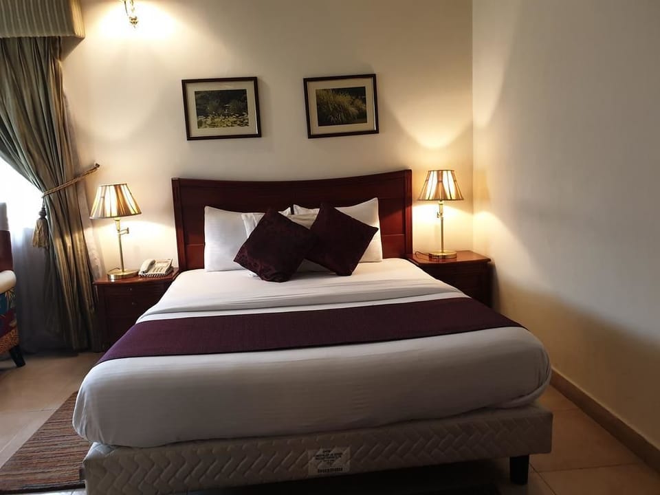 Standard Room | Desk, laptop workspace, iron/ironing board, free WiFi
