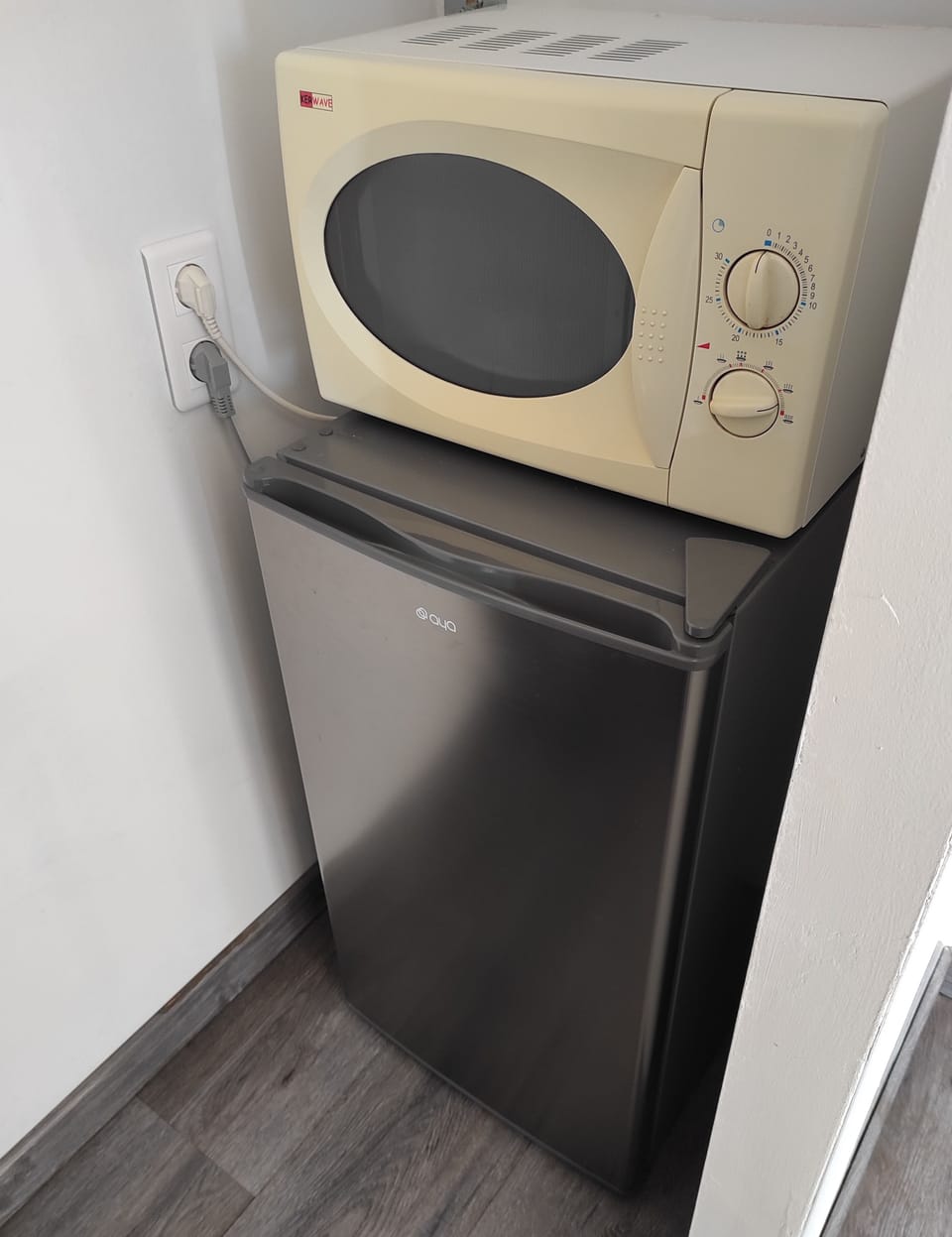 Superior Suite, Garden View | Private kitchen | Coffee/tea maker, electric kettle, cookware/dishes/utensils