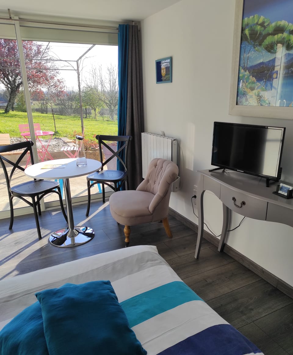 Superior Suite, Garden View | 1 bedroom, premium bedding, individually decorated