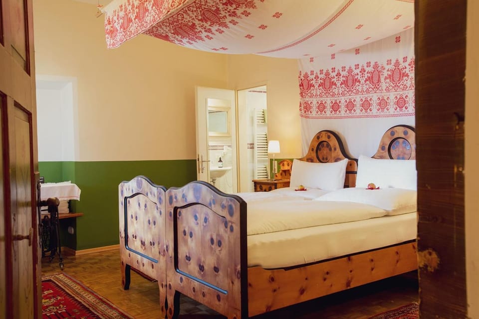 Pillowtop beds, desk, rollaway beds, free WiFi