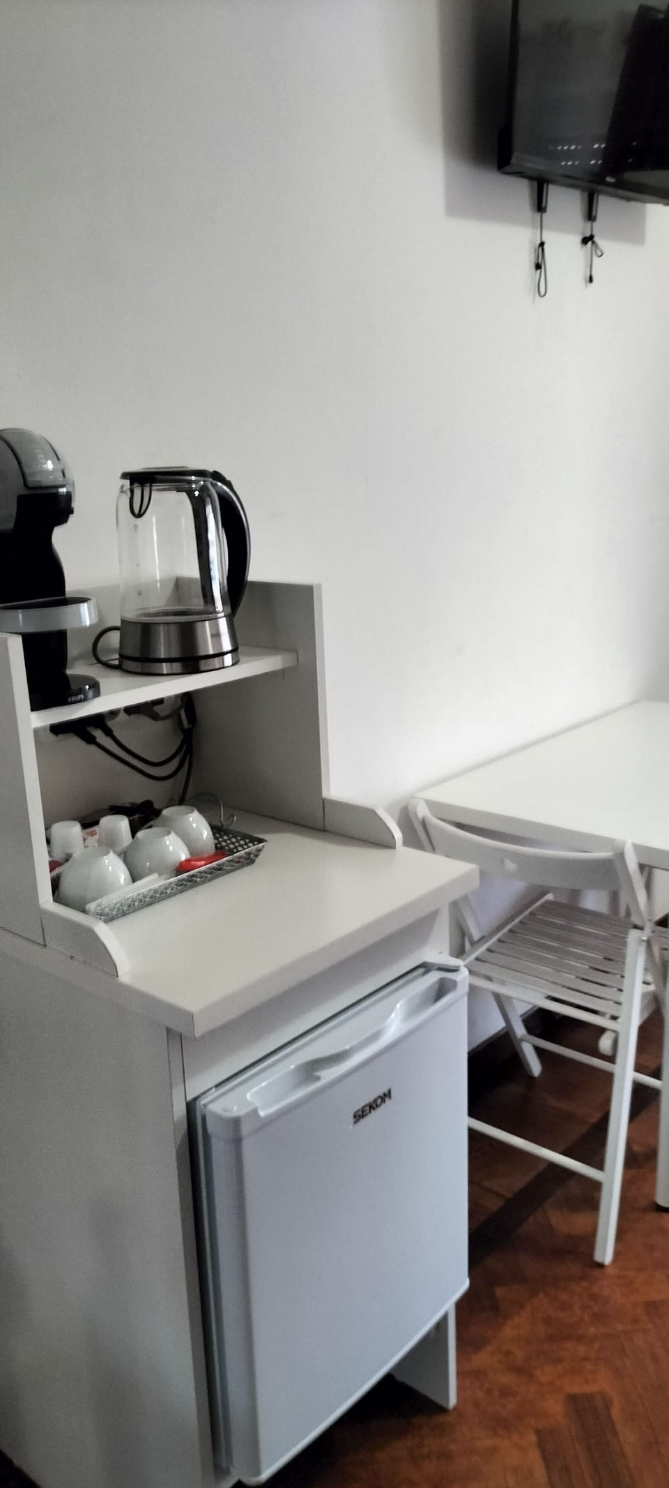 Quadruple Room, Balcony | Individually decorated, individually furnished, desk, free WiFi