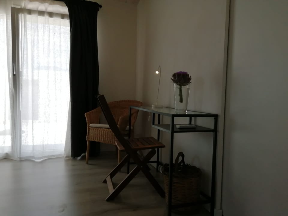 Classic Double Room, Balcony, Vineyard View | Room amenity