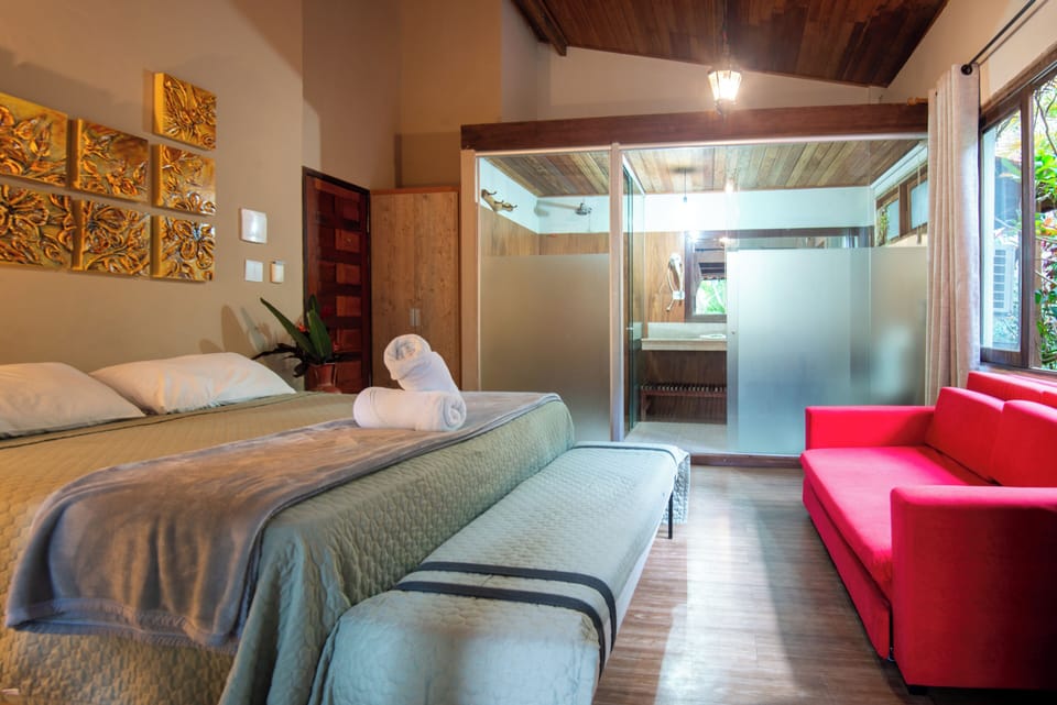 Superior Twin Room | Bathroom | Shower, towels