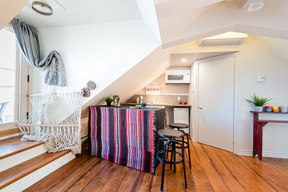 La Latte | In-room dining