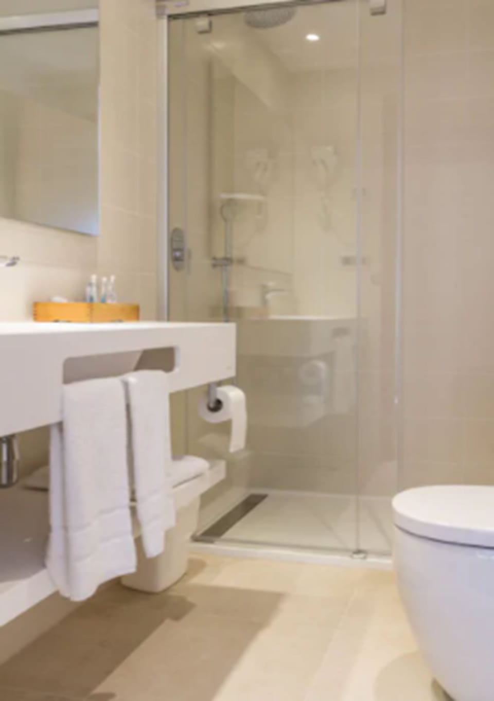 Double Room Mountain View with balcony | Bathroom | Shower, free toiletries, hair dryer, towels