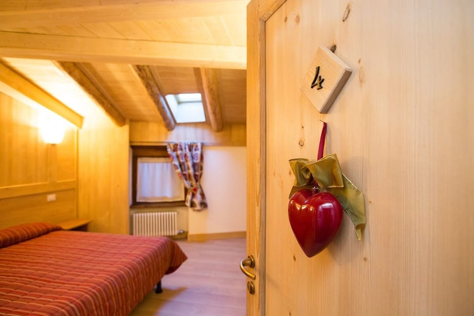 Superior Double Room, Private Bathroom | In-room safe, desk, free WiFi, bed sheets