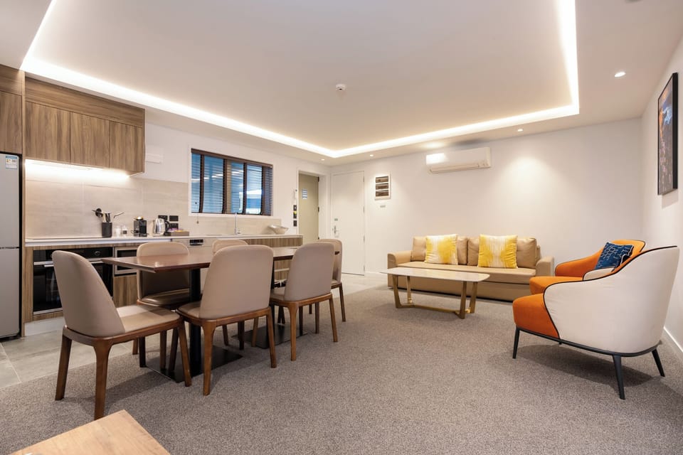 Luxury Apartment, 2 Bedrooms | Egyptian cotton sheets, premium bedding, pillowtop beds, in-room safe