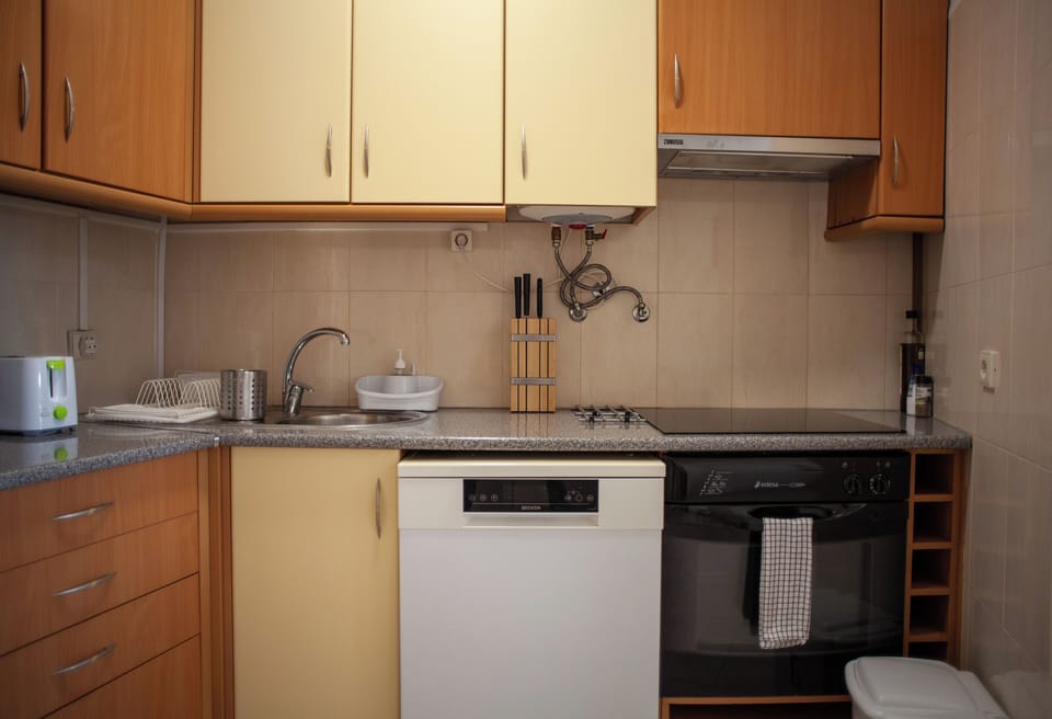Culinary adventures await in this bright space with modern appliances