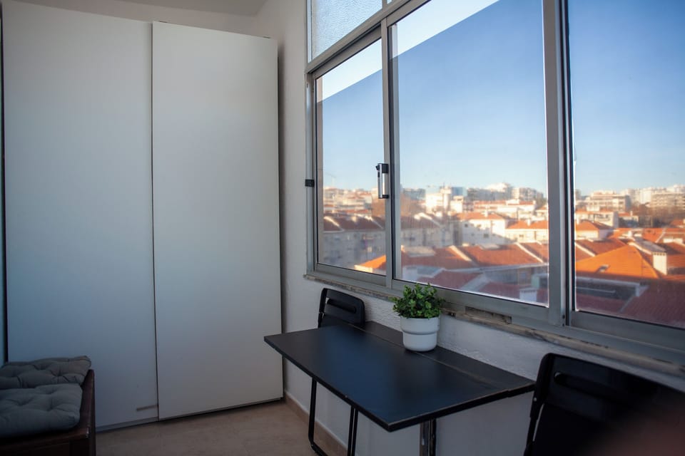 A lovely balcony with a view - Bedroom 1