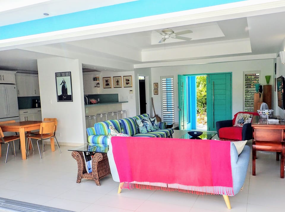 Open living area, from the front door to the pool deck.