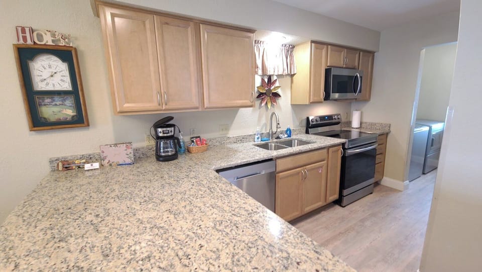 Kitchen (2)