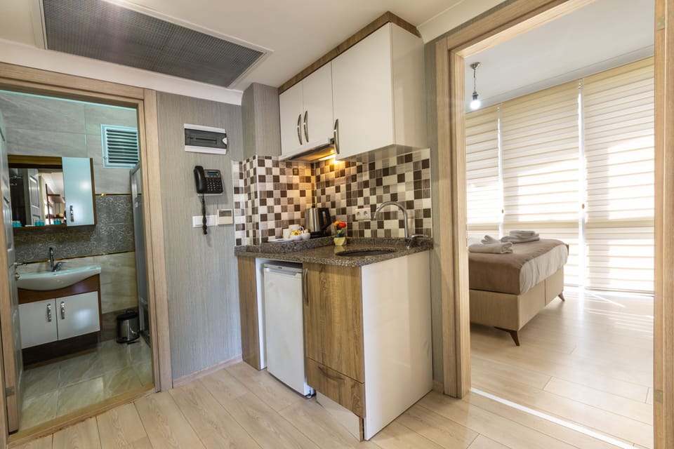 Premium Suite | Private kitchen | Electric kettle