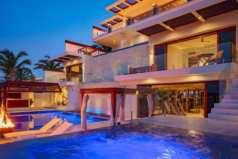 Patio with infinity edge pool