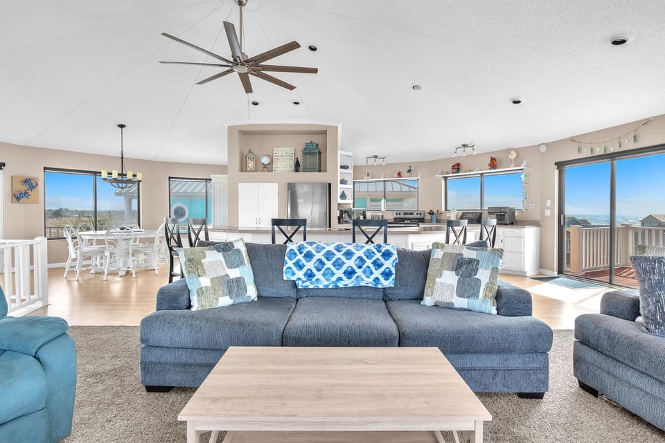 Living Area - 2nd Level