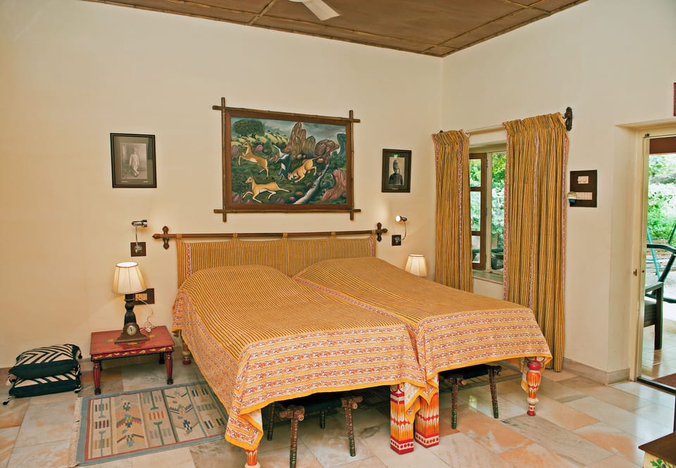 Cottage | In-room safe, desk, blackout drapes, iron/ironing board (on request)