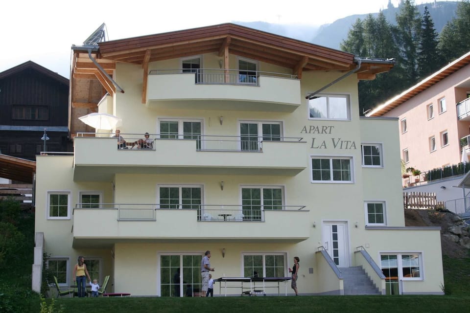 Suite Mariella - Apart La Vita Apartment in Saint Anton am Arlberg