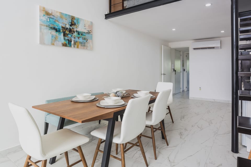 Dining table for 6 people