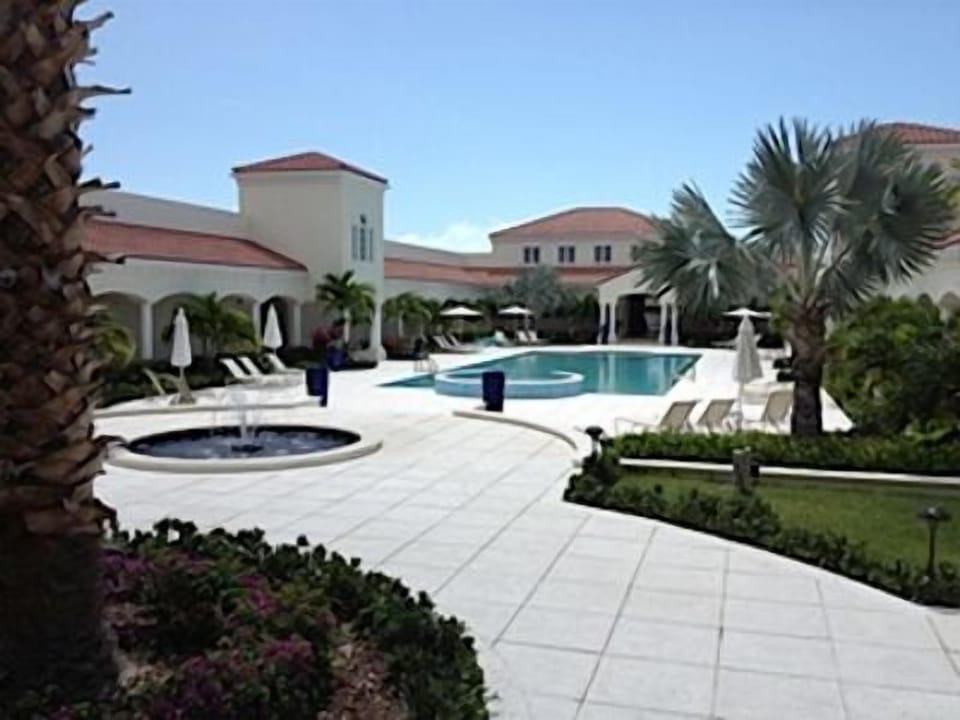 Courtyard view looking towards the reception area. 