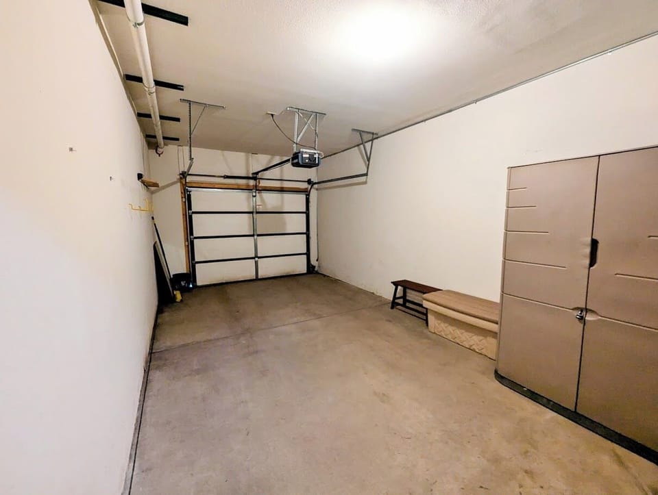 Private 1 car garage