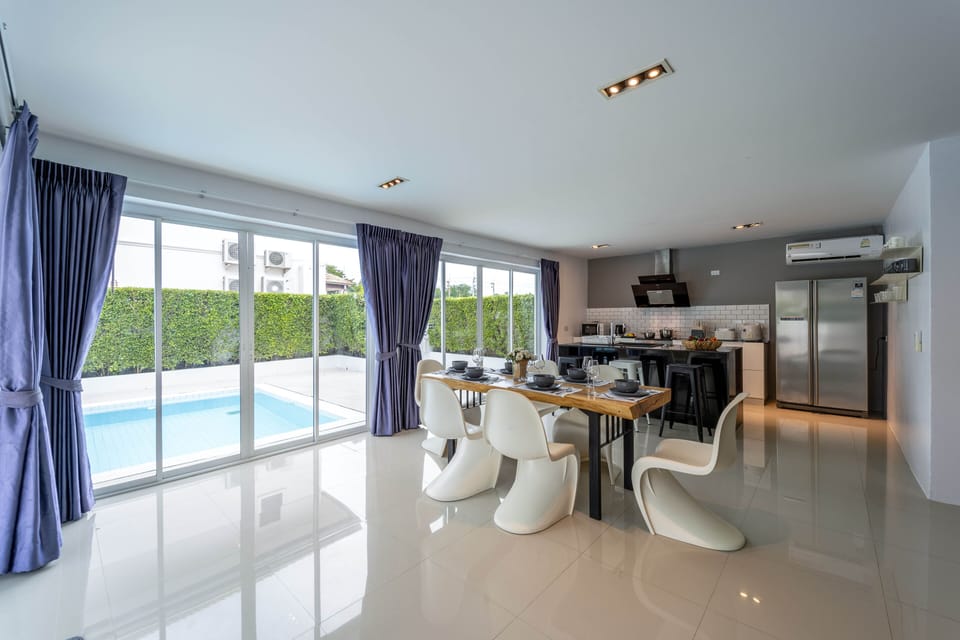 Family Villa | Living area | Flat-screen TV