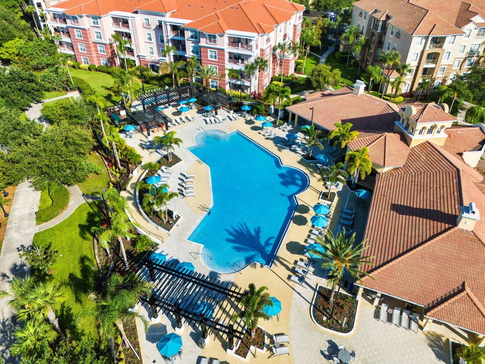 New resort pool 