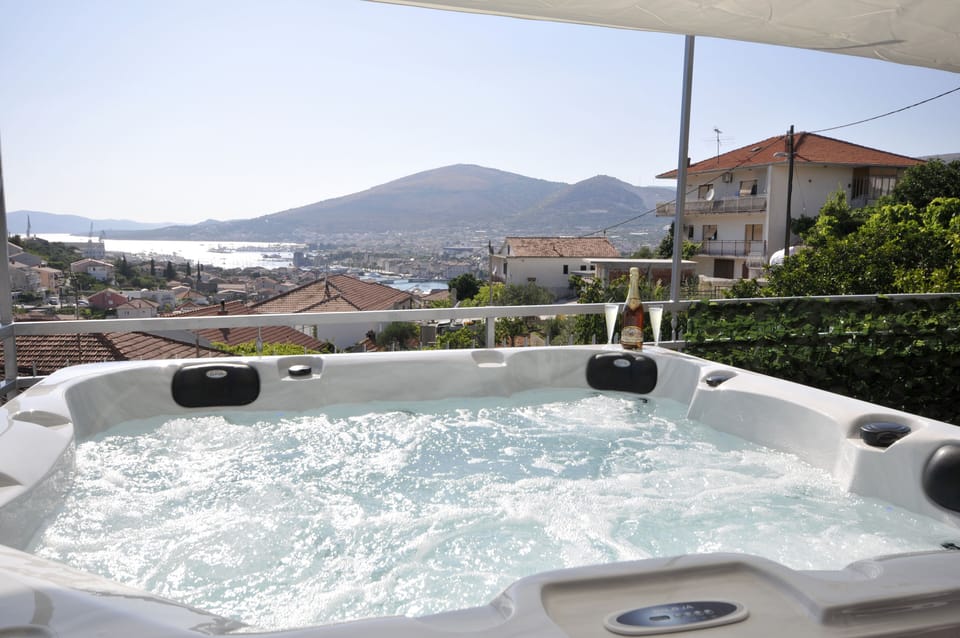 Private hot tub
